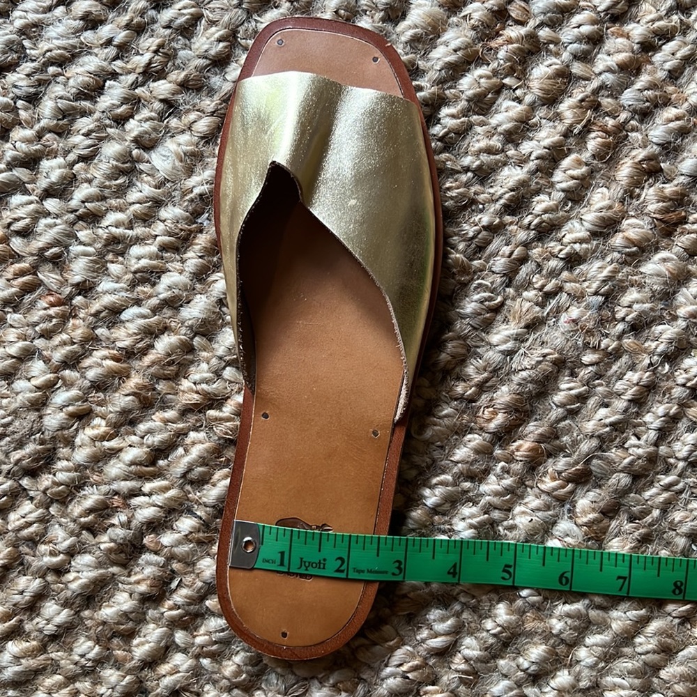 Sevilla Smith The Krysia sandal in Gold - Picture 7 of 8